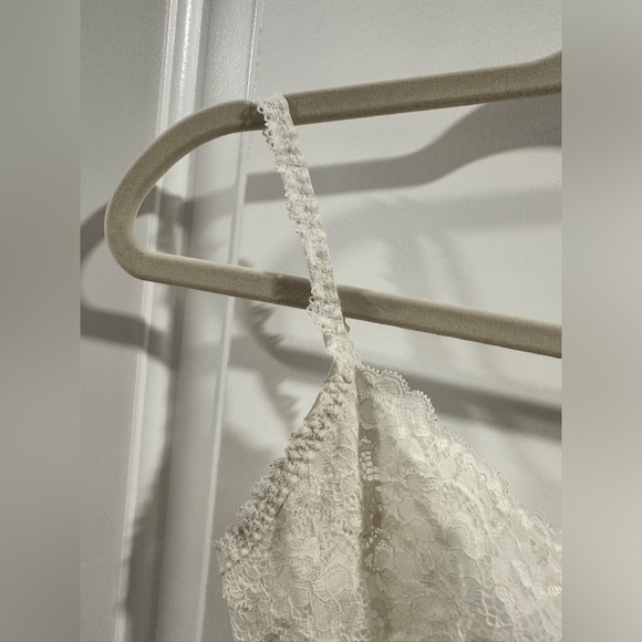 Cream Lace Bralette - Picture 6 of 8